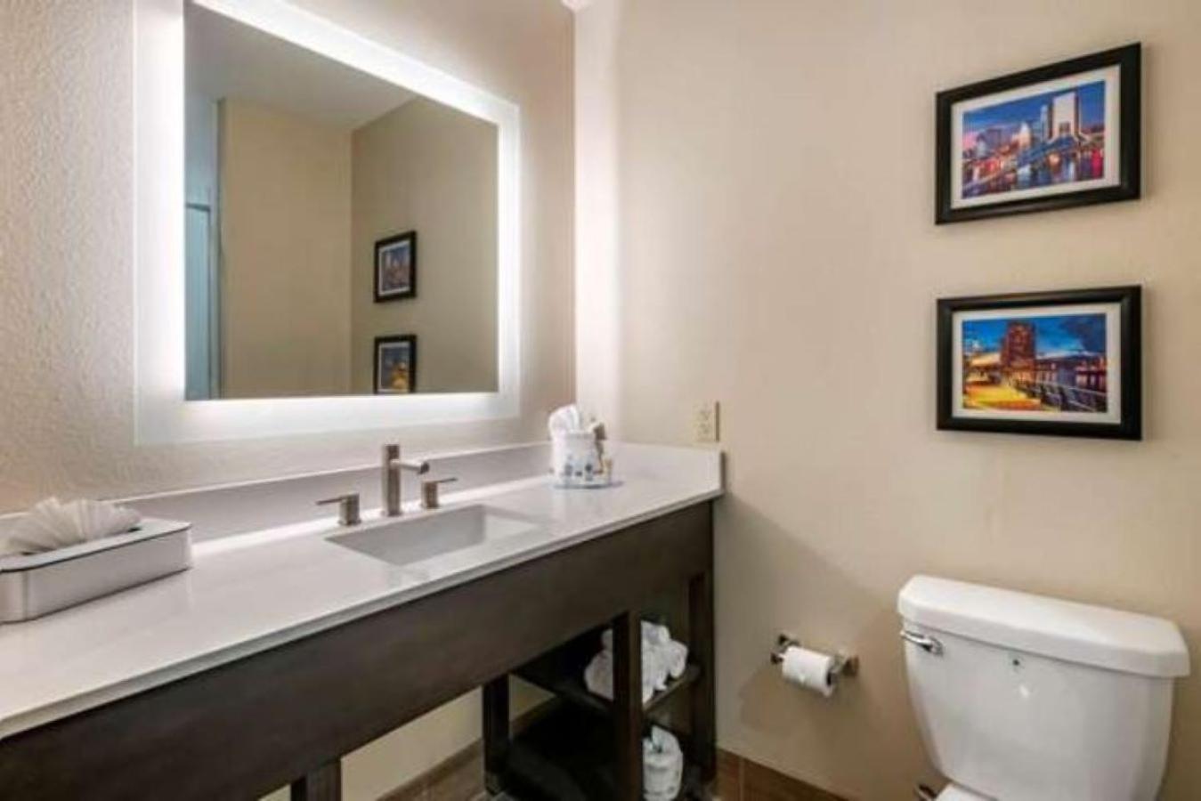 Comfort Inn & Suites Jacksonville - Orange Park Near Naval Air Station Екстер'єр фото
