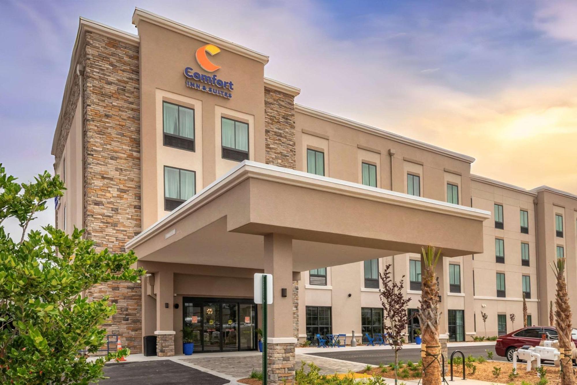 Comfort Inn & Suites Jacksonville - Orange Park Near Naval Air Station Екстер'єр фото